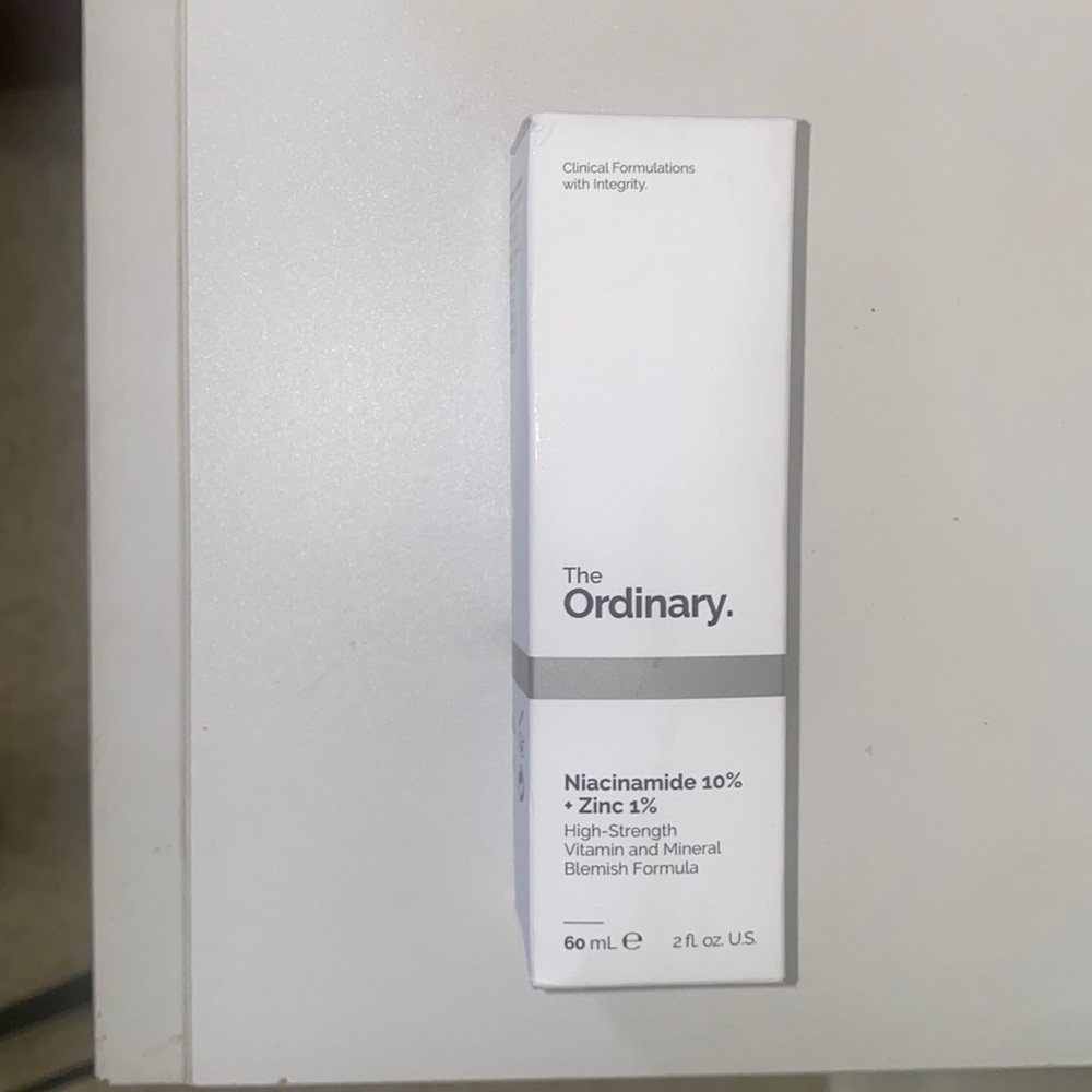 The Ordinary Niacinamide Large 60 ML/  2oz Unisex facial serum.